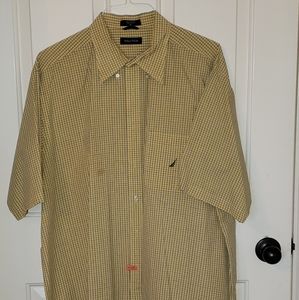 Nautica Men's short sleeve button down collared shirt, sz XL, yellow/navy plaid